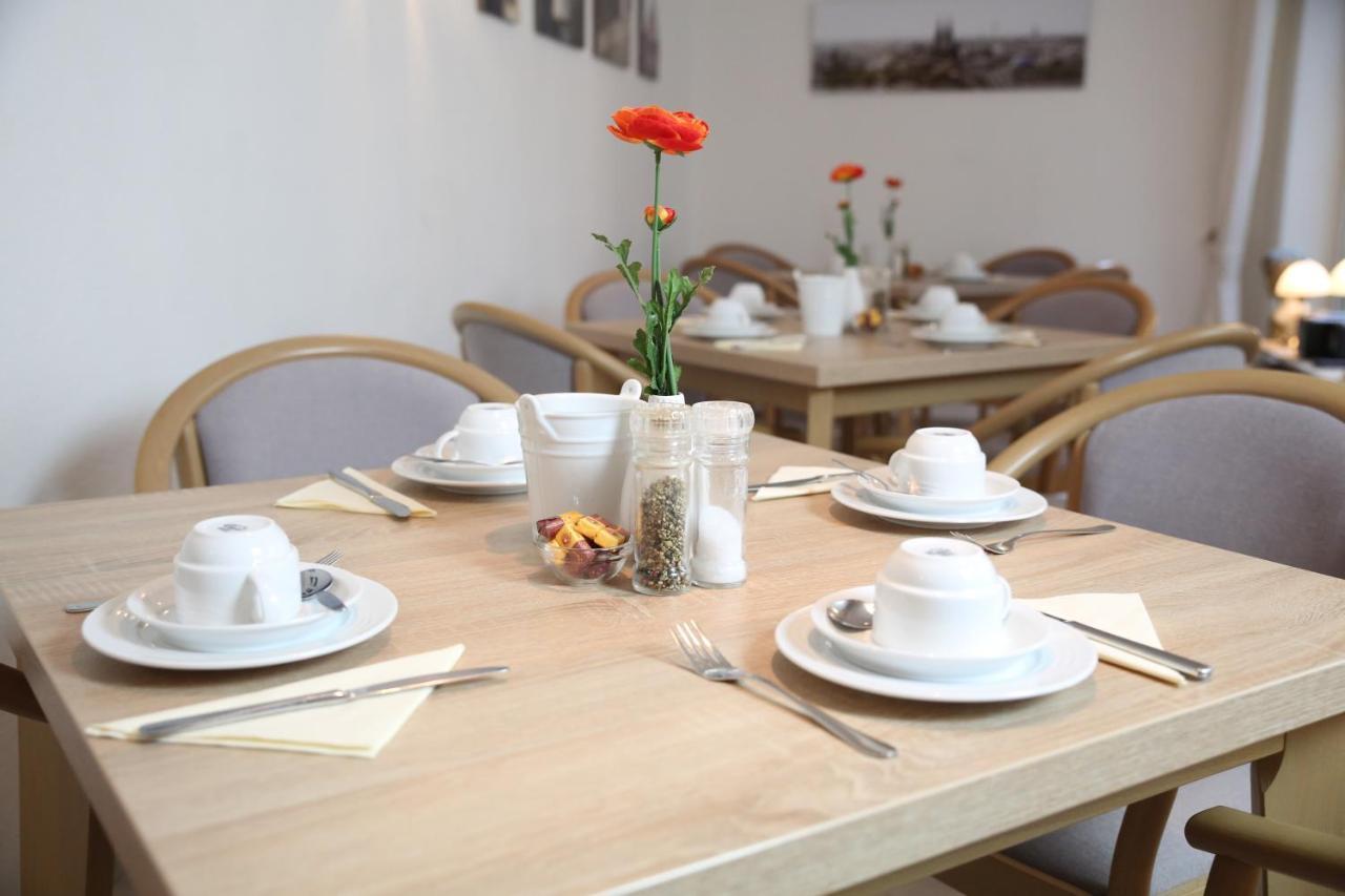 Hotel Pilar Garni Кёльн Экстерьер фото